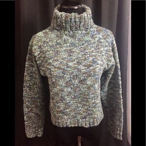 Beautiful knitted sweater by Wind River